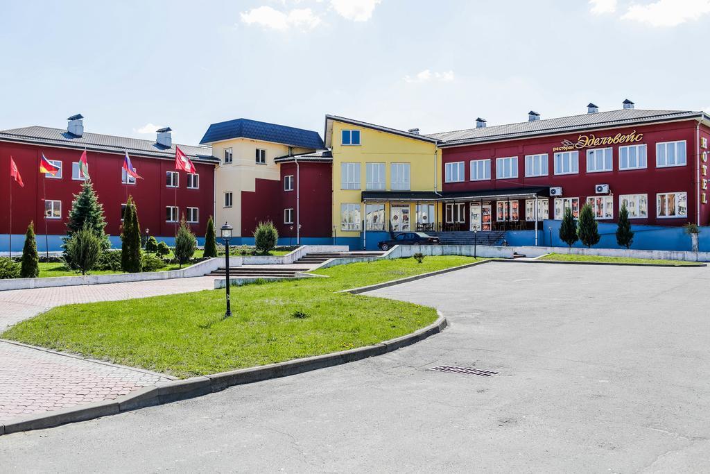Hotel Suvorov Kobryn Esterno foto